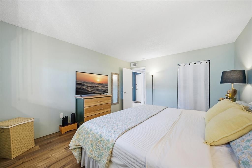 待售: $100,000 (1 贝兹, 1 浴室, 635 平方英尺)