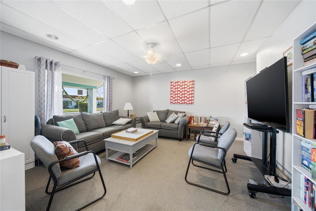 待售: $100,000 (1 贝兹, 1 浴室, 635 平方英尺)