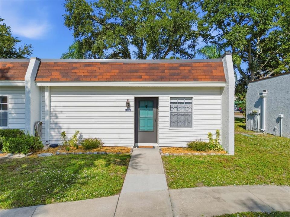 待售: $100,000 (1 贝兹, 1 浴室, 635 平方英尺)