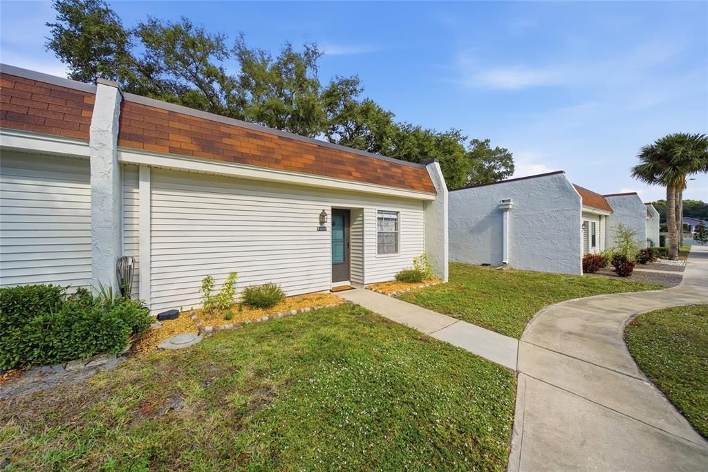 待售: $100,000 (1 贝兹, 1 浴室, 635 平方英尺)