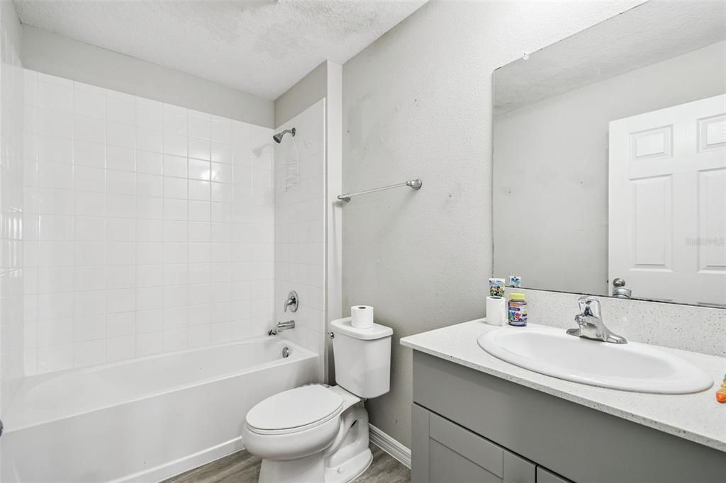 For Sale: $419,900 (5 beds, 3 baths, 2479 Square Feet)