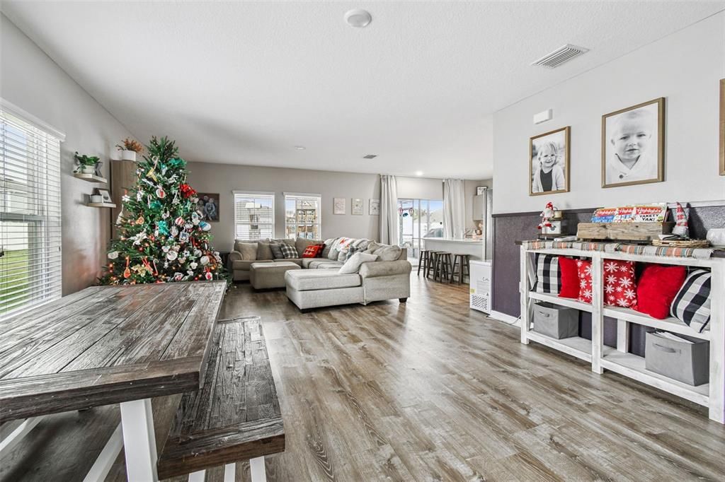 For Sale: $419,900 (5 beds, 3 baths, 2479 Square Feet)