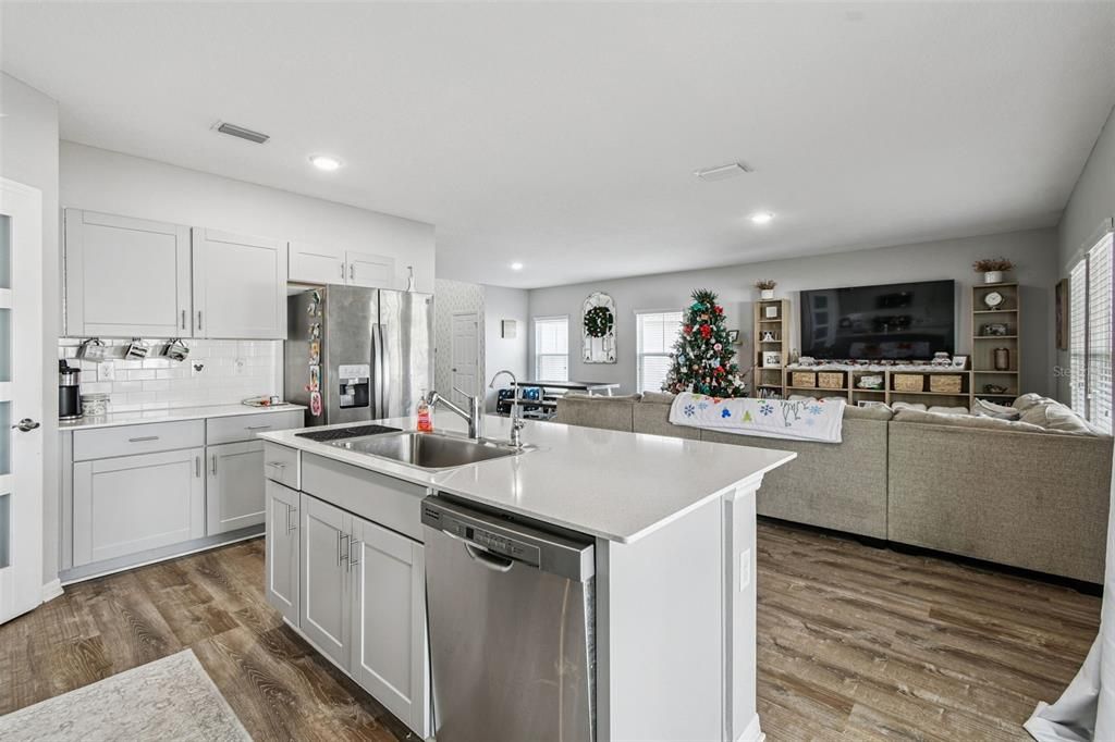 For Sale: $419,900 (5 beds, 3 baths, 2479 Square Feet)