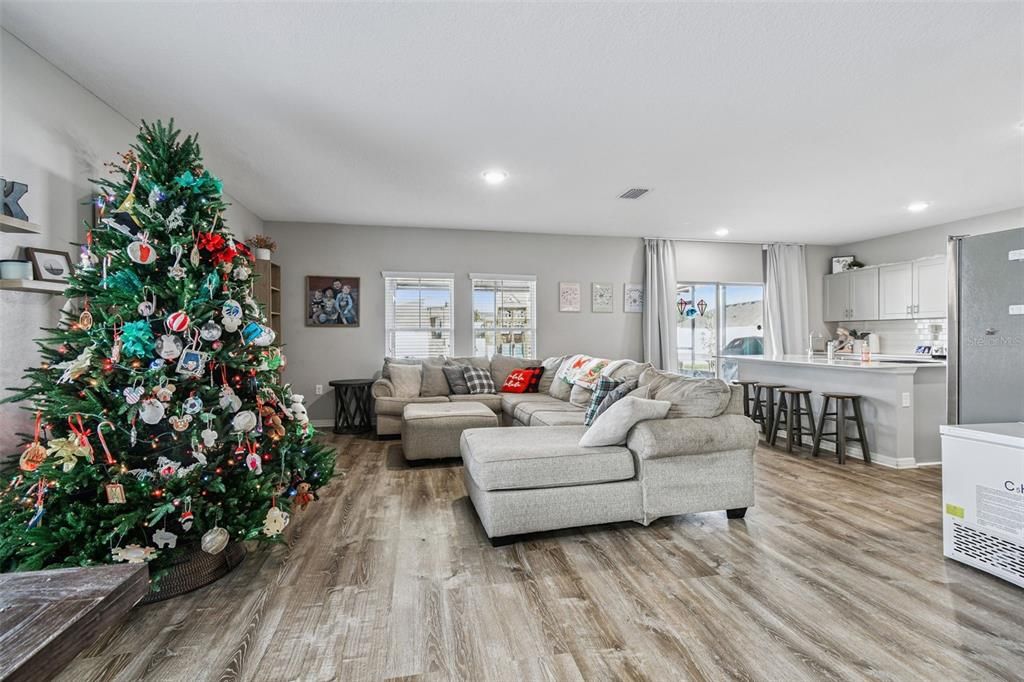 For Sale: $419,900 (5 beds, 3 baths, 2479 Square Feet)