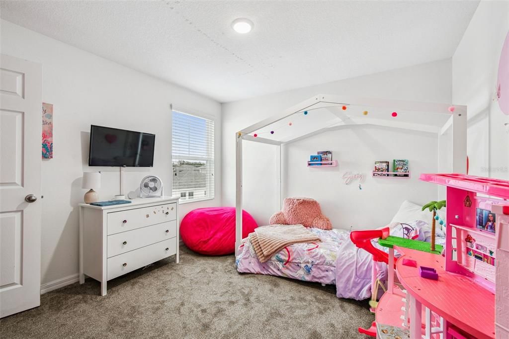 For Sale: $419,900 (5 beds, 3 baths, 2479 Square Feet)