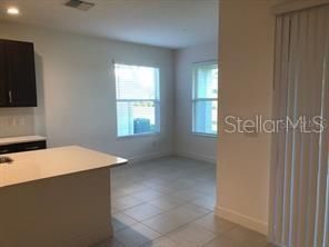 For Rent: $2,795 (3 beds, 2 baths, 1693 Square Feet)