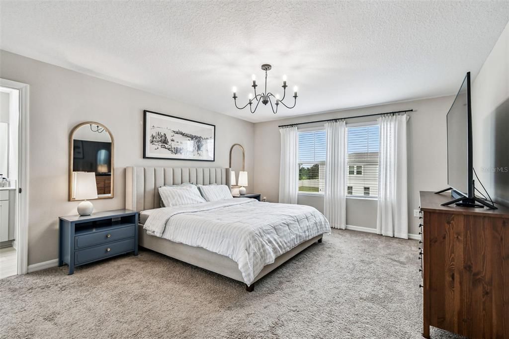 На продажу: $439,999 (5 спален, 3 ванн, 2470 Квадратных фут)