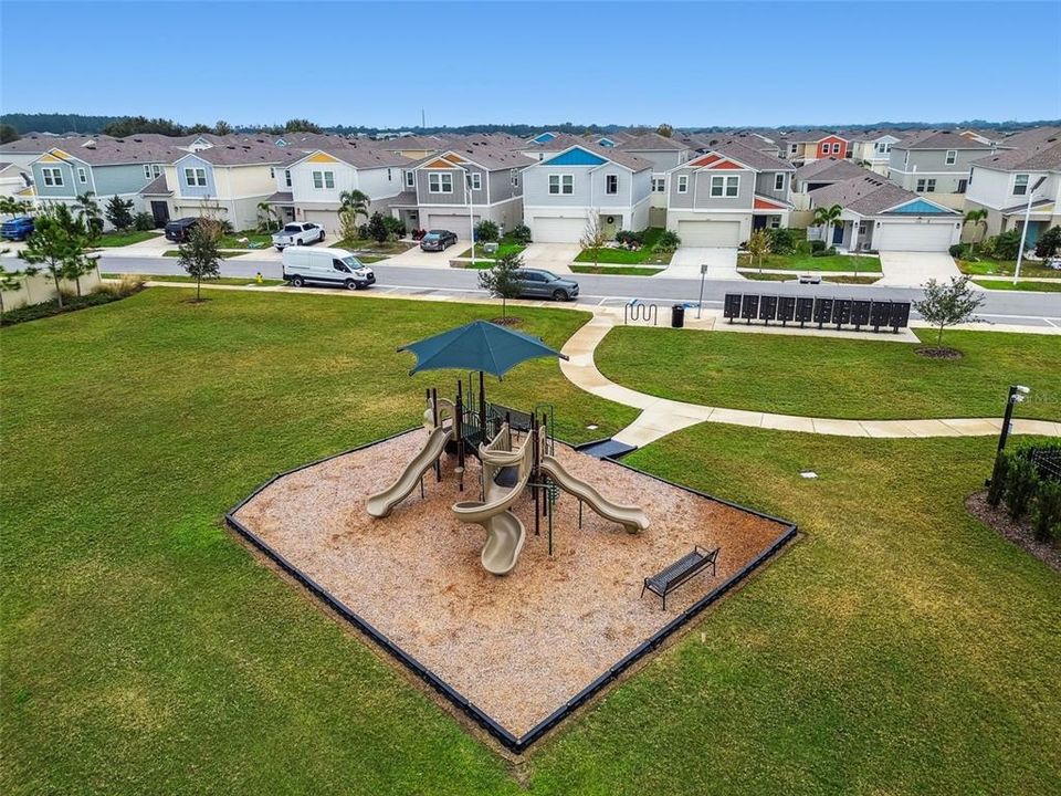 На продажу: $439,999 (5 спален, 3 ванн, 2470 Квадратных фут)