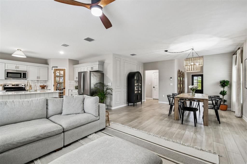 На продажу: $439,999 (5 спален, 3 ванн, 2470 Квадратных фут)