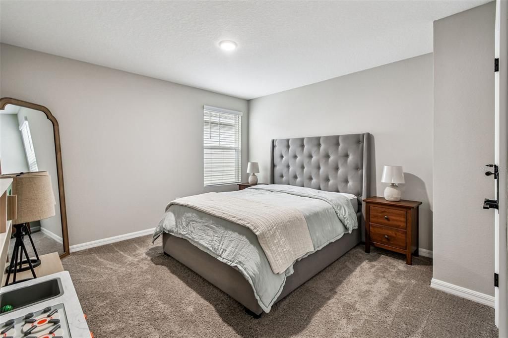 На продажу: $439,999 (5 спален, 3 ванн, 2470 Квадратных фут)