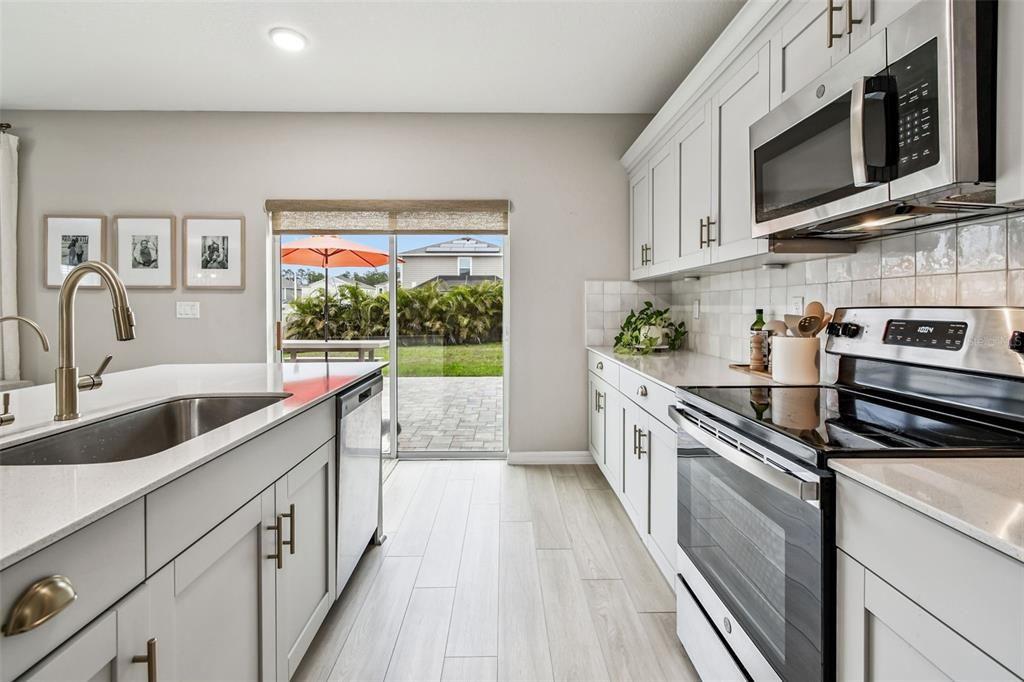 На продажу: $439,999 (5 спален, 3 ванн, 2470 Квадратных фут)