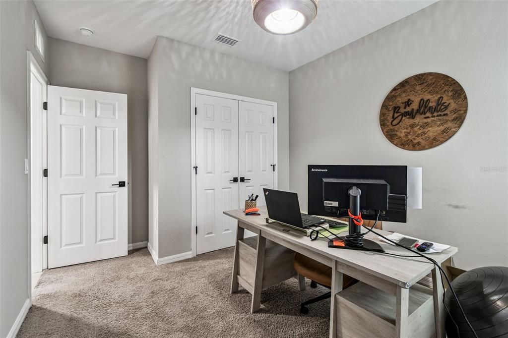 На продажу: $439,999 (5 спален, 3 ванн, 2470 Квадратных фут)