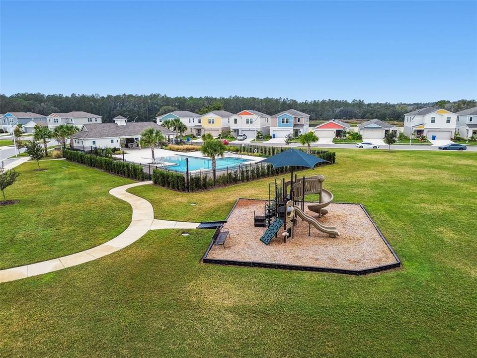 На продажу: $439,999 (5 спален, 3 ванн, 2470 Квадратных фут)