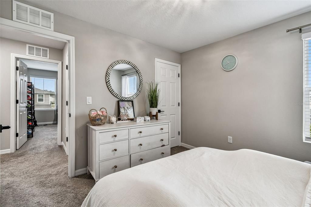 На продажу: $439,999 (5 спален, 3 ванн, 2470 Квадратных фут)