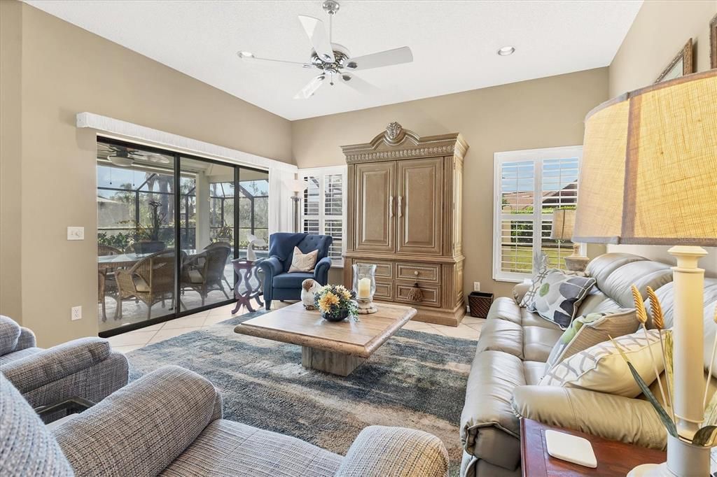 待售: $779,000 (3 贝兹, 2 浴室, 2001 平方英尺)