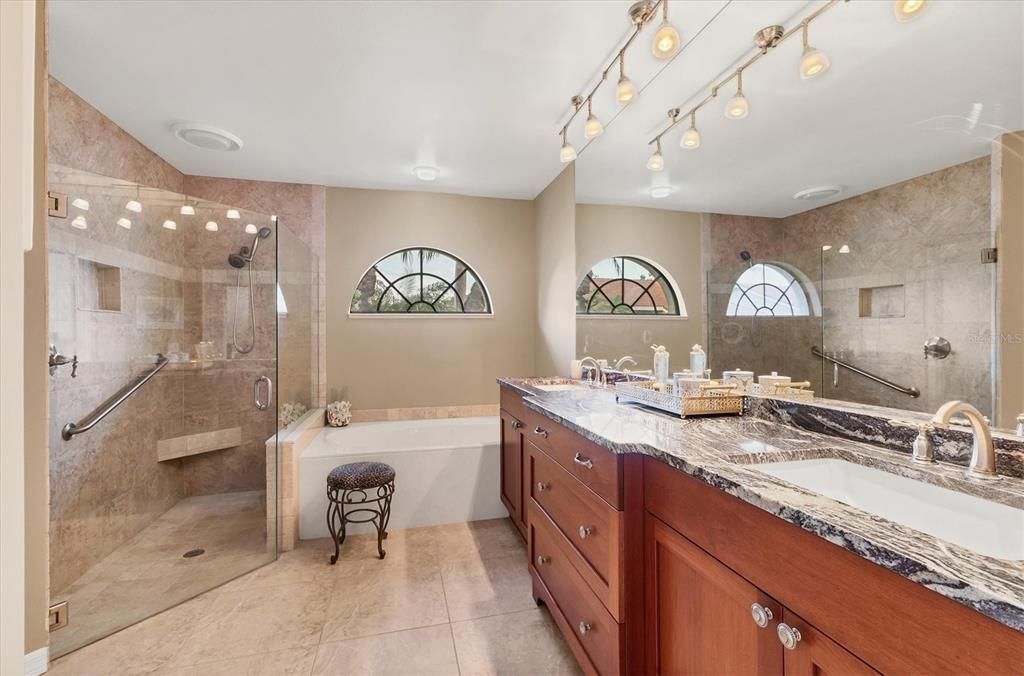 待售: $779,000 (3 贝兹, 2 浴室, 2001 平方英尺)