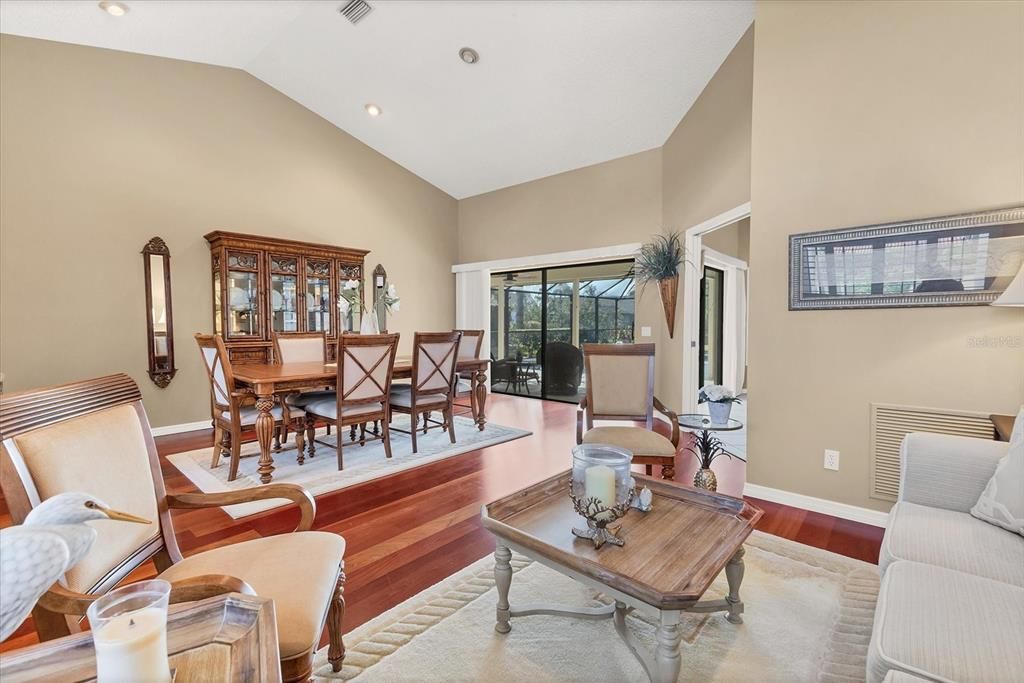 待售: $779,000 (3 贝兹, 2 浴室, 2001 平方英尺)