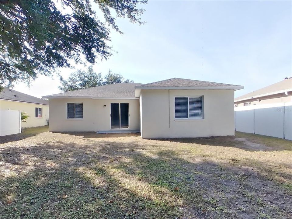 出租: $2,039 (3 贝兹, 2 浴室, 1270 平方英尺)