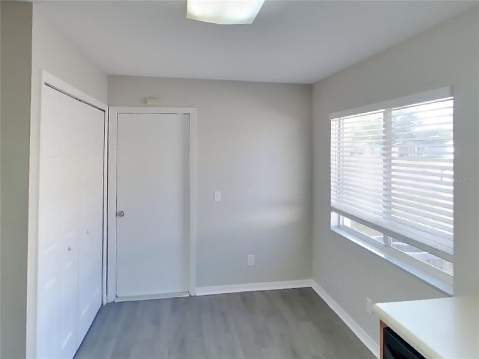 出租: $2,039 (3 贝兹, 2 浴室, 1270 平方英尺)