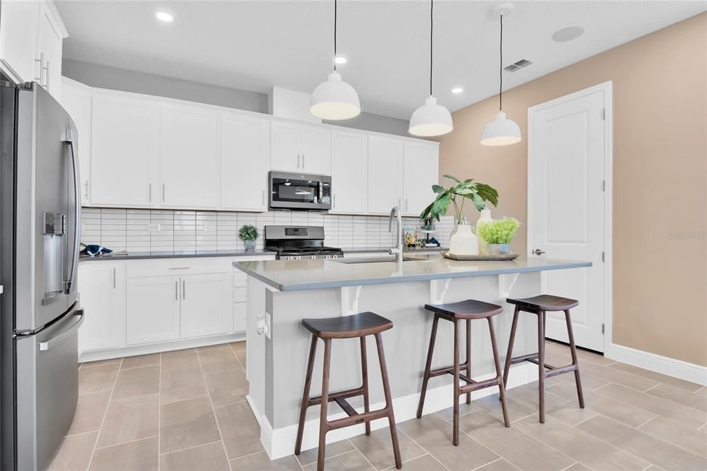 For Sale: $394,576 (4 beds, 3 baths, 2070 Square Feet)