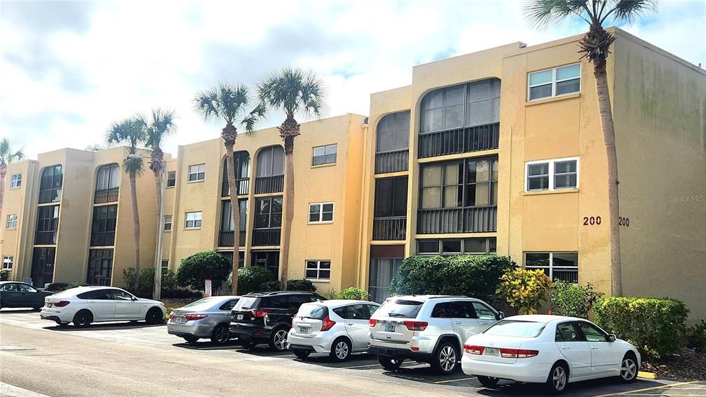 For Rent: $1,190 (1 beds, 1 baths, 630 Square Feet)