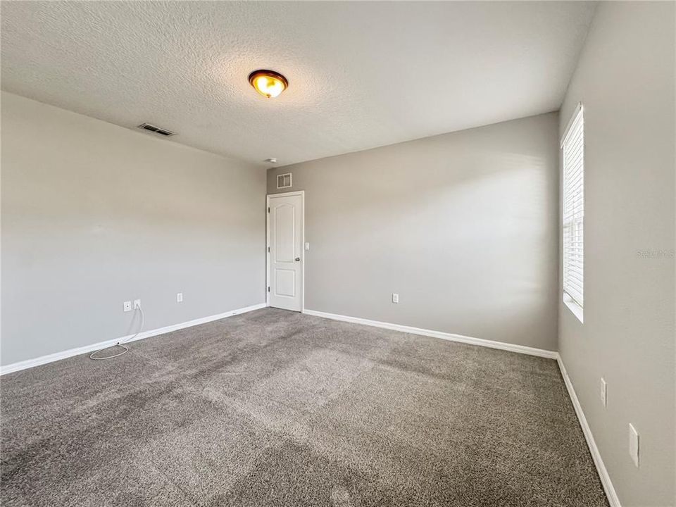 出租: $1,845 (4 贝兹, 2 浴室, 1842 平方英尺)