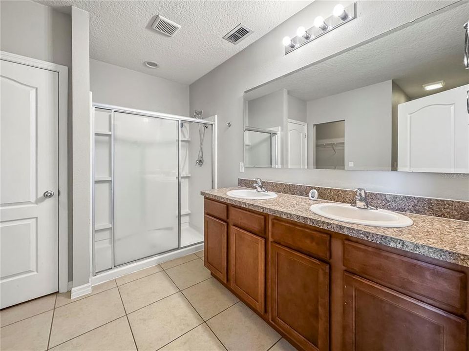 出租: $1,845 (4 贝兹, 2 浴室, 1842 平方英尺)