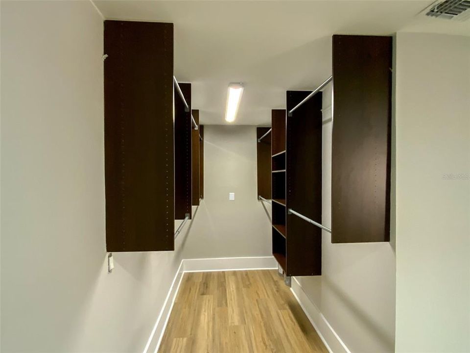 For Rent: $2,100 (2 beds, 1 baths, 790 Square Feet)