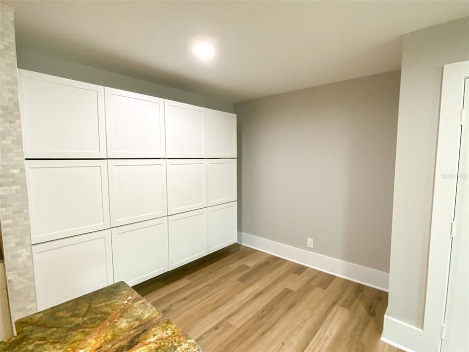 For Rent: $2,100 (2 beds, 1 baths, 790 Square Feet)