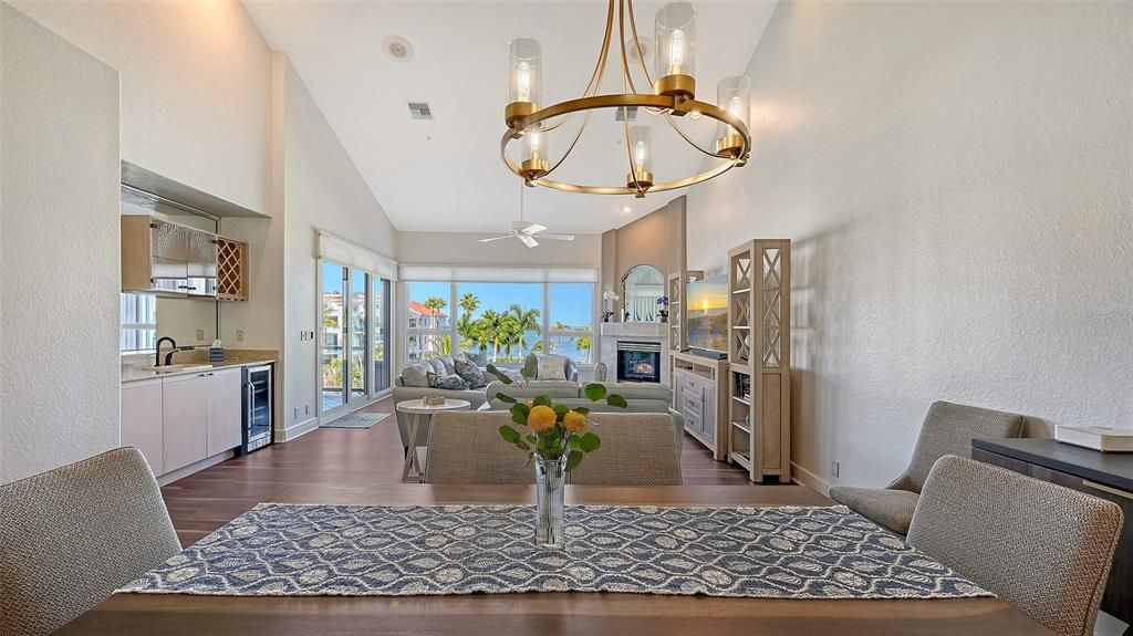 En Venta: $1,749,000 (3 camas, 3 baños, 2949 Pies cuadrados)