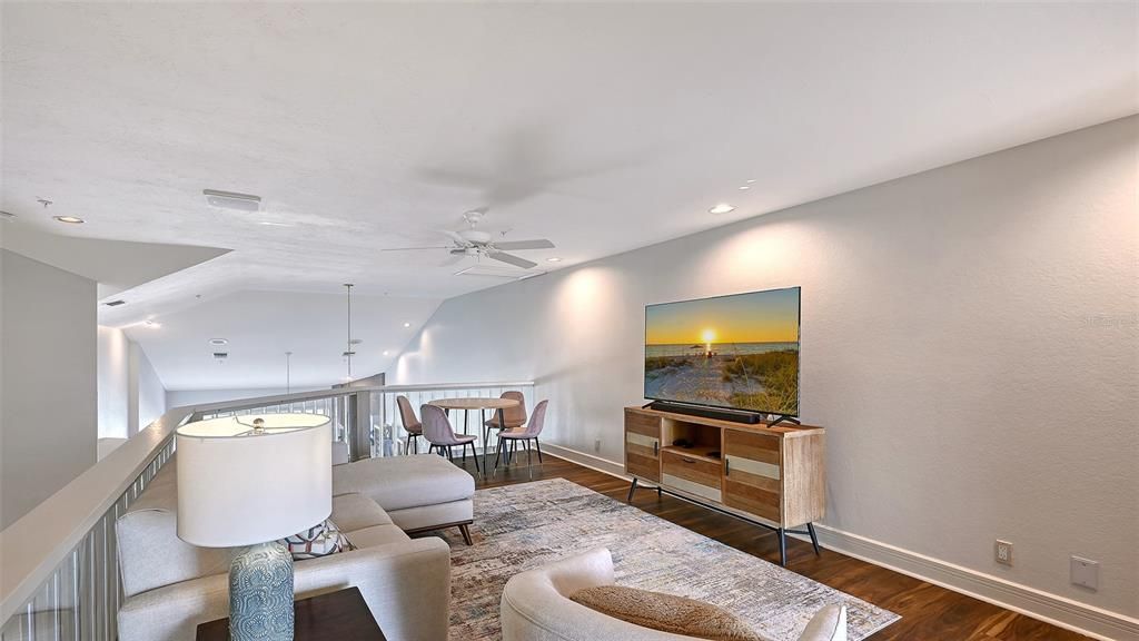 En Venta: $1,749,000 (3 camas, 3 baños, 2949 Pies cuadrados)