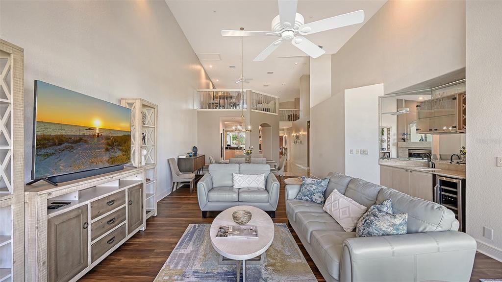 En Venta: $1,749,000 (3 camas, 3 baños, 2949 Pies cuadrados)