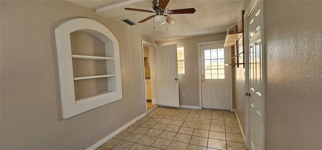 En Renta: $2,250 (2 camas, 1 baños, 910 Pies cuadrados)