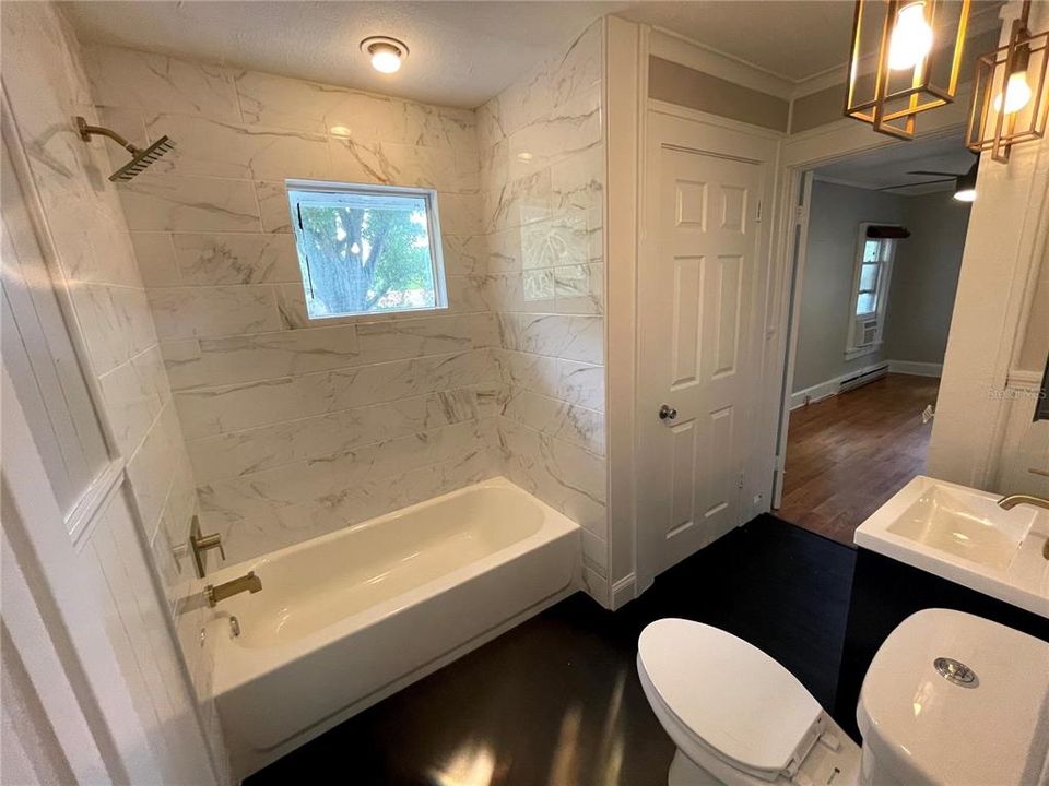 For Rent: $1,525 (1 beds, 1 baths, 612 Square Feet)