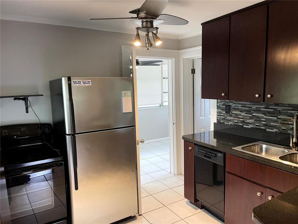 For Rent: $1,525 (1 beds, 1 baths, 612 Square Feet)