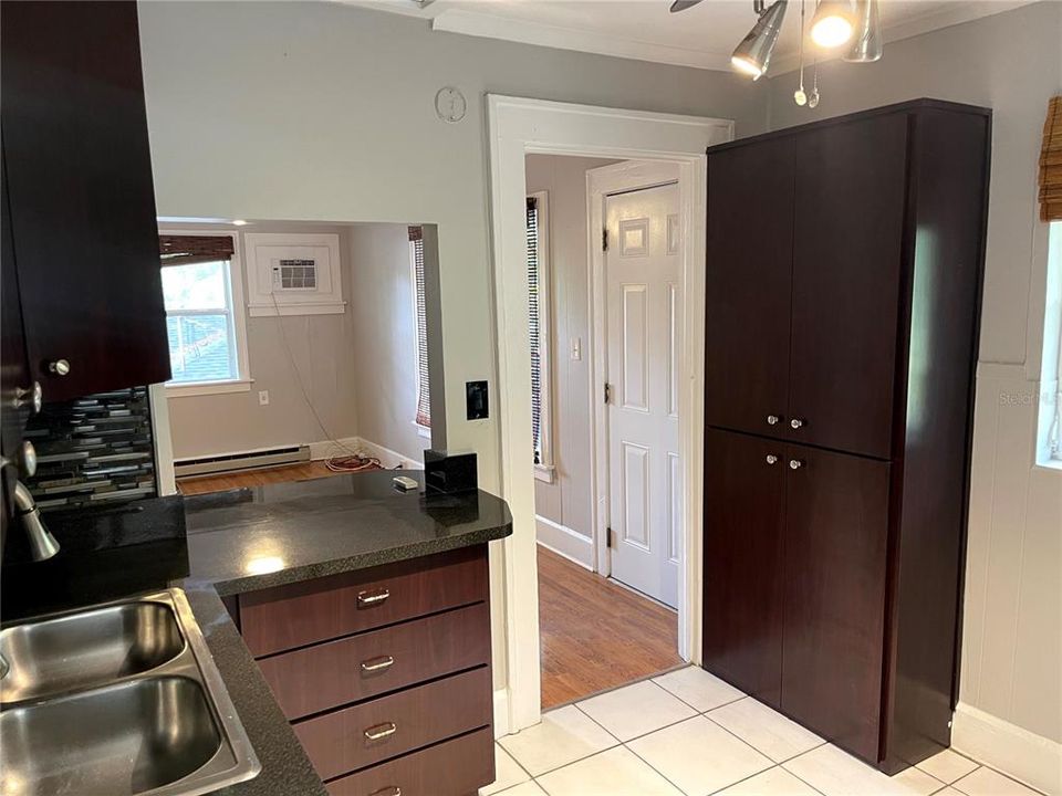 For Rent: $1,525 (1 beds, 1 baths, 612 Square Feet)