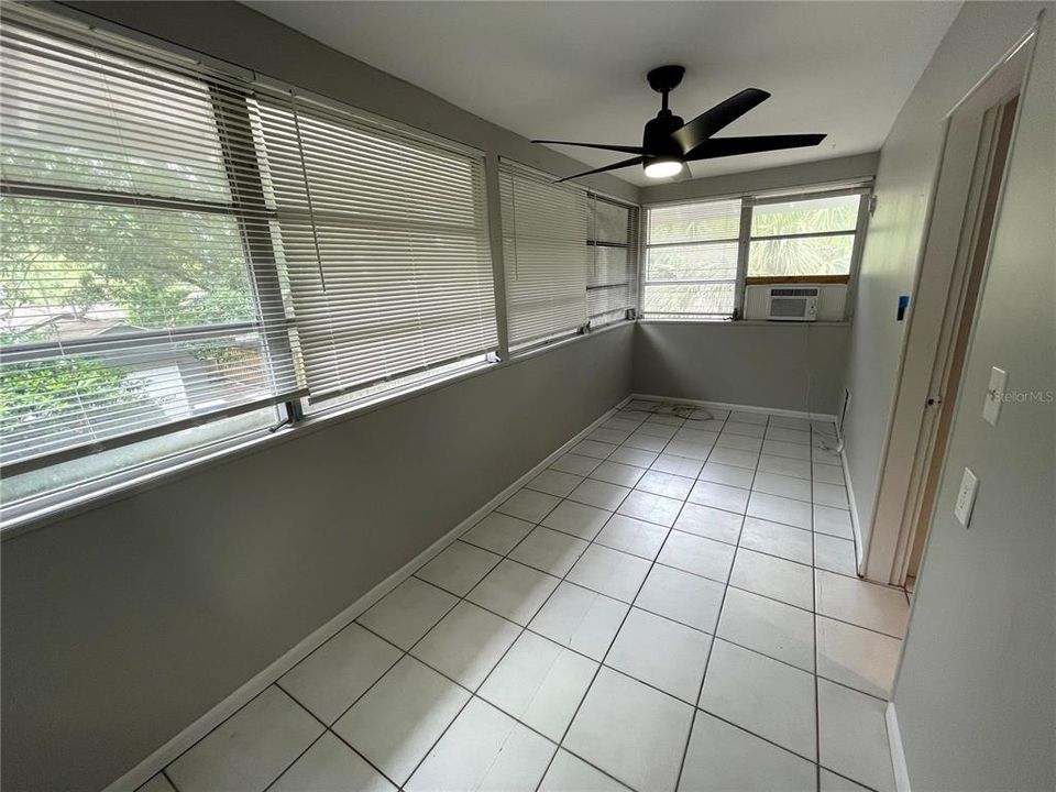 For Rent: $1,525 (1 beds, 1 baths, 612 Square Feet)