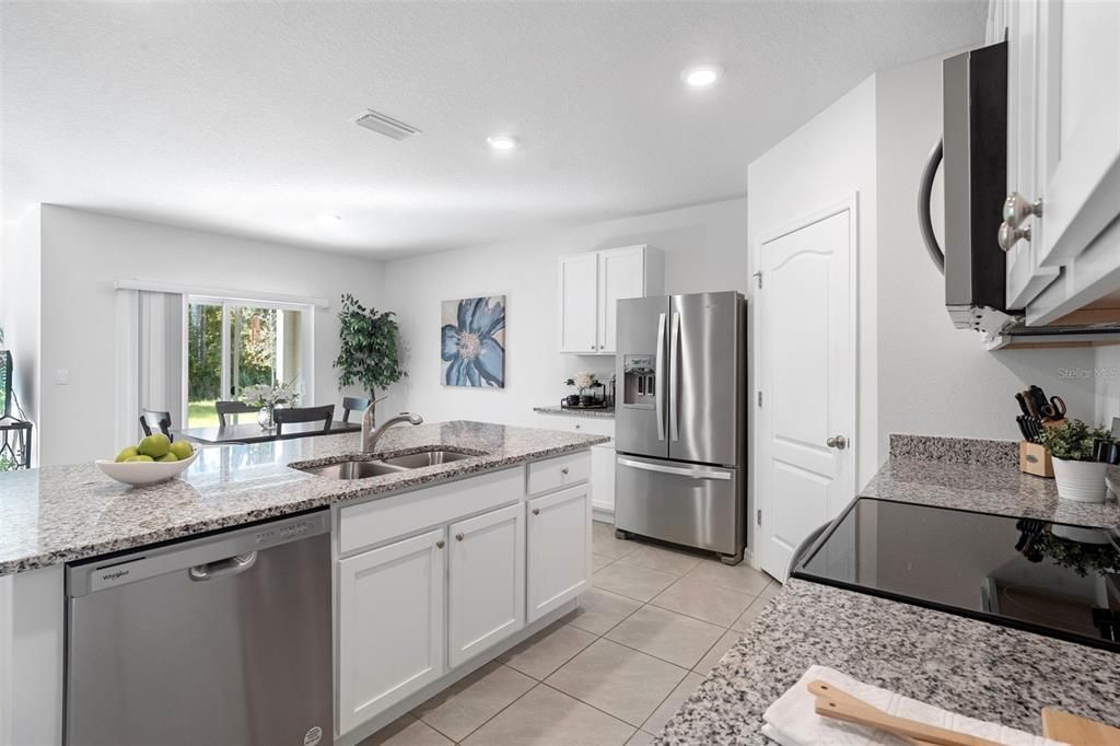 For Sale: $380,000 (4 beds, 2 baths, 1855 Square Feet)