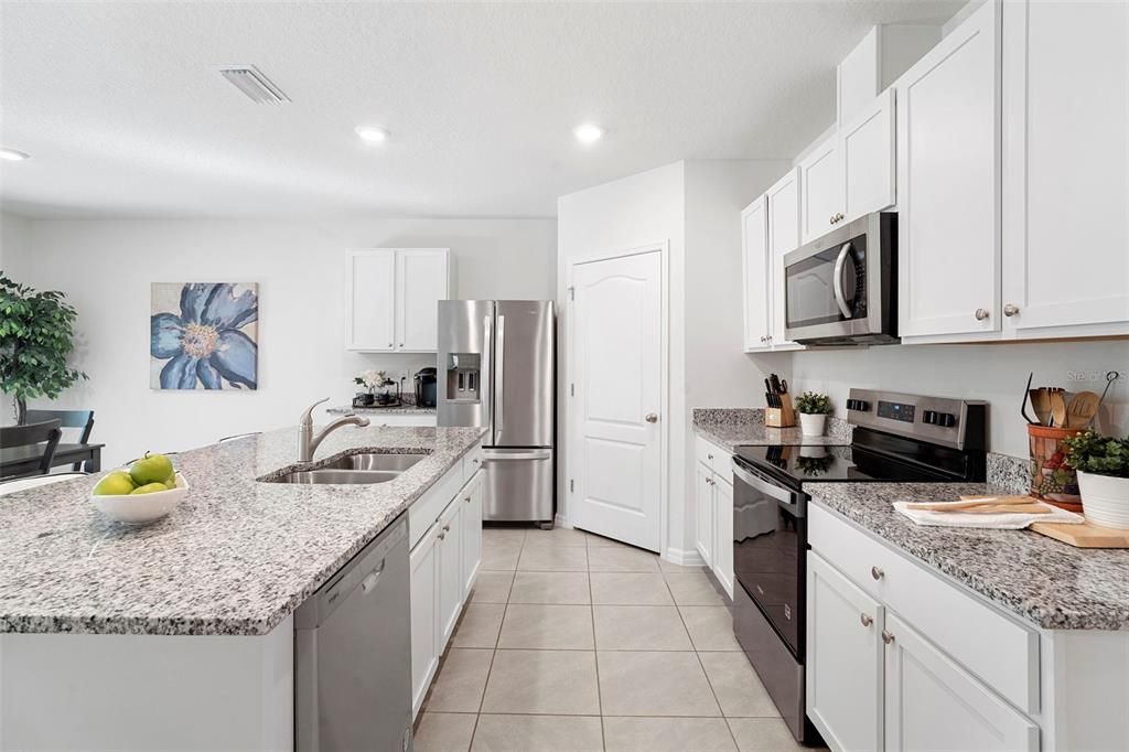 For Sale: $380,000 (4 beds, 2 baths, 1855 Square Feet)