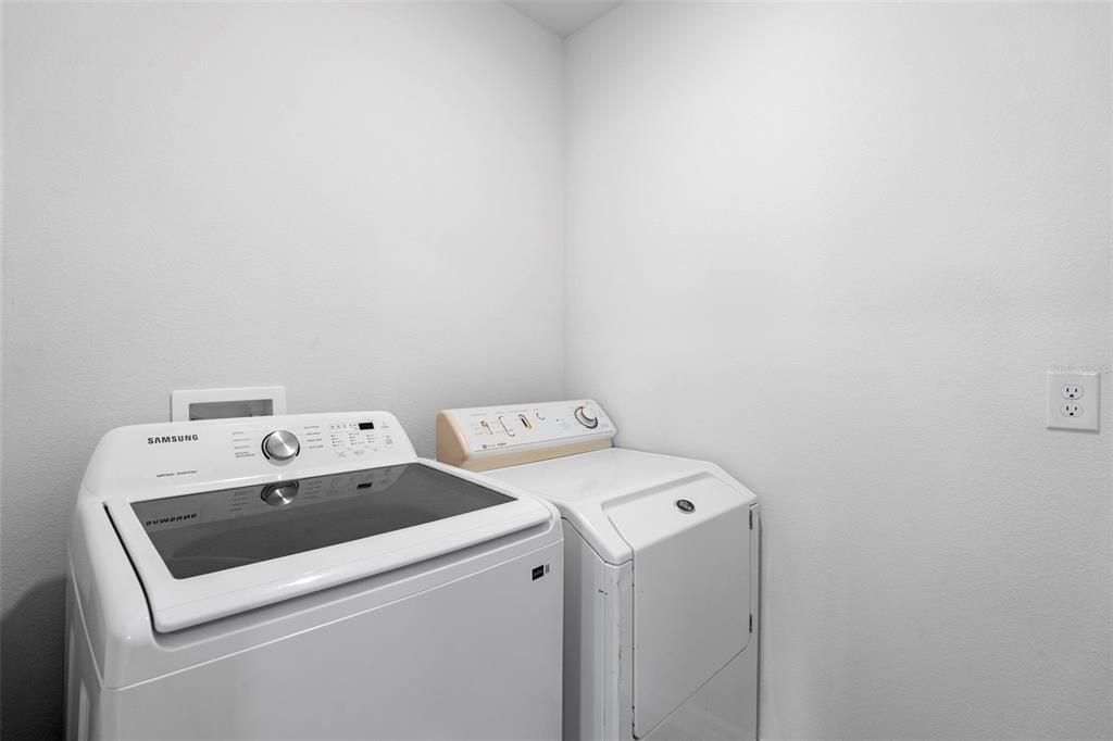 For Sale: $380,000 (4 beds, 2 baths, 1855 Square Feet)