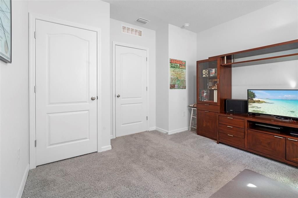 For Sale: $380,000 (4 beds, 2 baths, 1855 Square Feet)