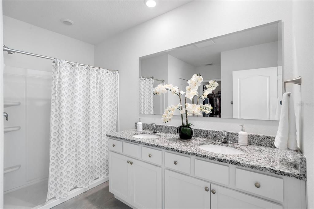 For Sale: $380,000 (4 beds, 2 baths, 1855 Square Feet)