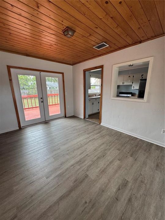 En Venta: $215,000 (2 camas, 1 baños, 888 Pies cuadrados)