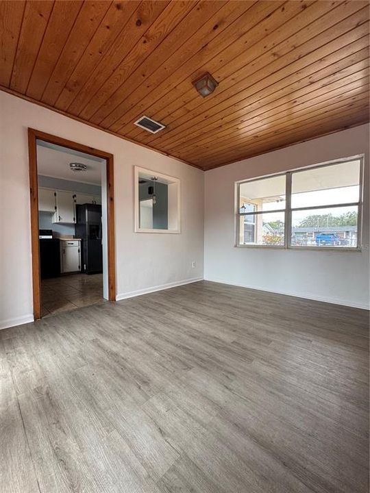 En Venta: $215,000 (2 camas, 1 baños, 888 Pies cuadrados)