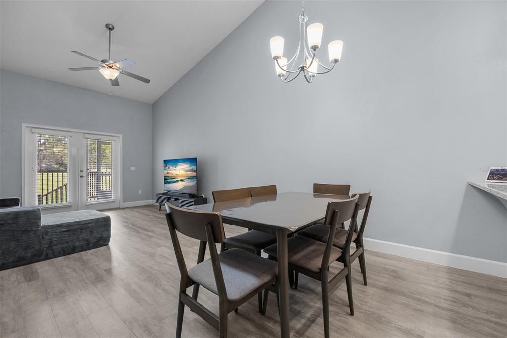 En Venta: $284,900 (2 camas, 2 baños, 1515 Pies cuadrados)