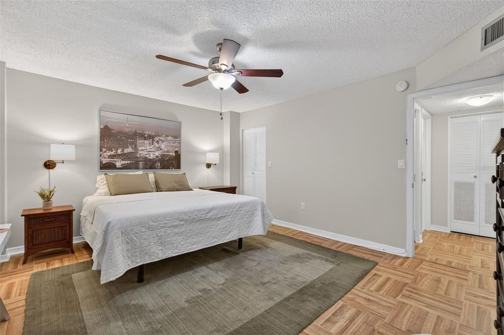 En Venta: $325,000 (1 camas, 1 baños, 965 Pies cuadrados)