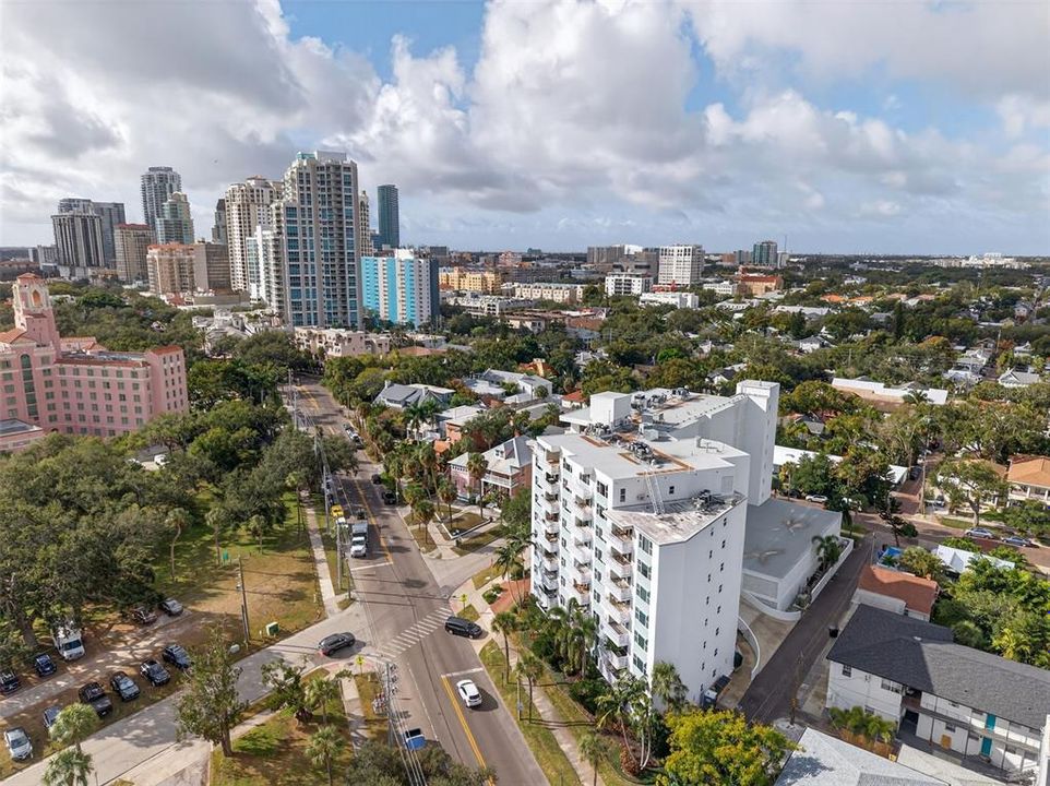 En Venta: $325,000 (1 camas, 1 baños, 965 Pies cuadrados)