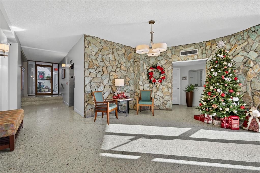 En Venta: $325,000 (1 camas, 1 baños, 965 Pies cuadrados)