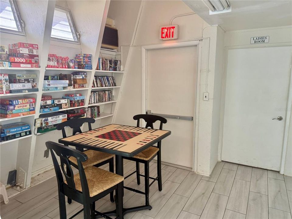 На продажу: $57,000 (0.10 acres)