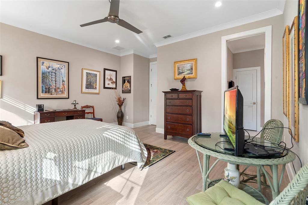 For Sale: $1,619,000 (3 beds, 2 baths, 2157 Square Feet)